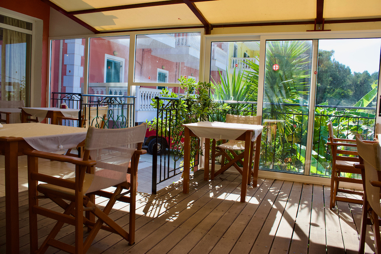 Food & Drinks 2, Agios Gerasimos, Ionian Islands