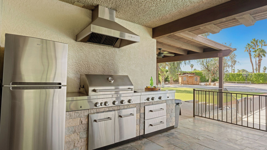 Others 5, Pool, Sports Court, Game Garage, & Fire Pit Olivano Ranch by Avantstay, Riverside