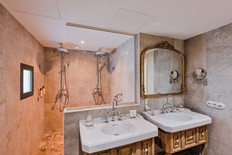 Bathroom 5, Le Hameau des Pesquiers Ecolodge, Curio Collection by Hilton, Var