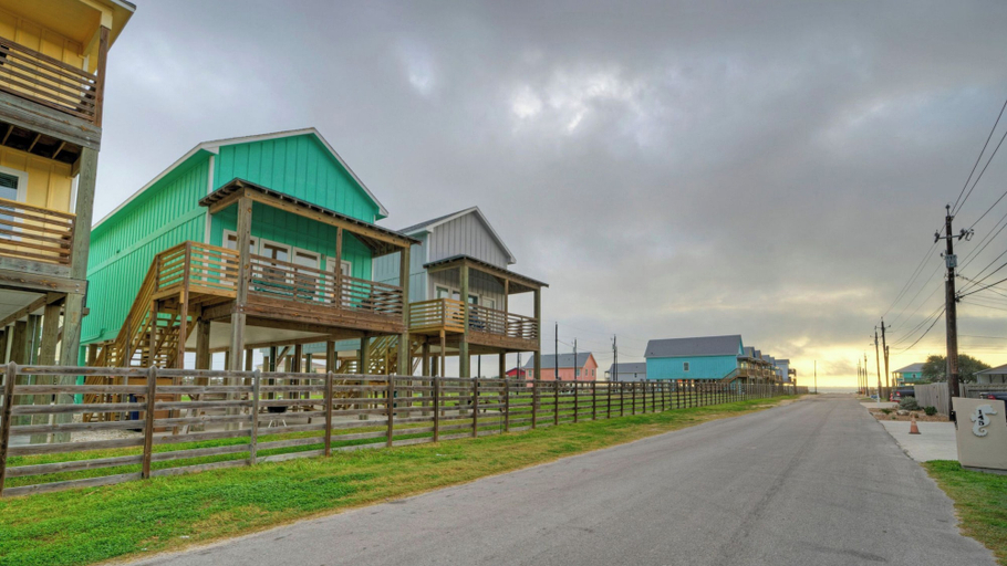 Exterior & Views 2, Pool Access + Boat Dock Steps to the Gulf The Pintail by Avantstay, Nueces