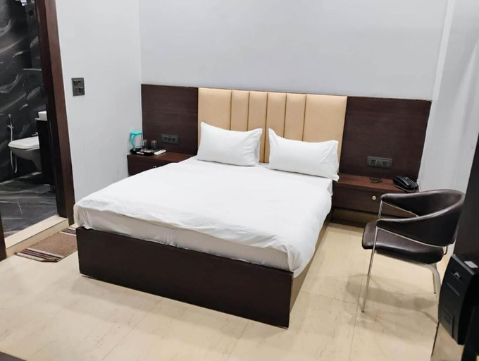 Room 2, Staylo The Royal, Delhi
