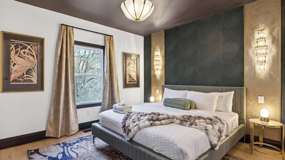 Interior 4, The Great Gatsby by Avantstay Hot Tub + Private Rooftop + Speakeasy Lounge + Firepit, Davidson