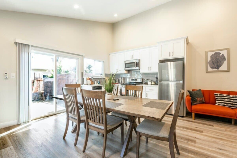 Interior 2, Marbella Lane - 6BR Duplex Dtwn SJ Laundry P, Santa Clara