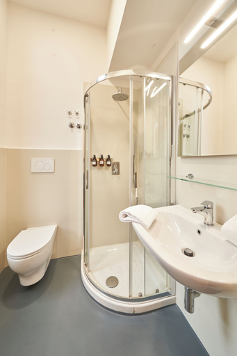 Bathroom 5, Hotel Leonardo Da Vinci, Florence