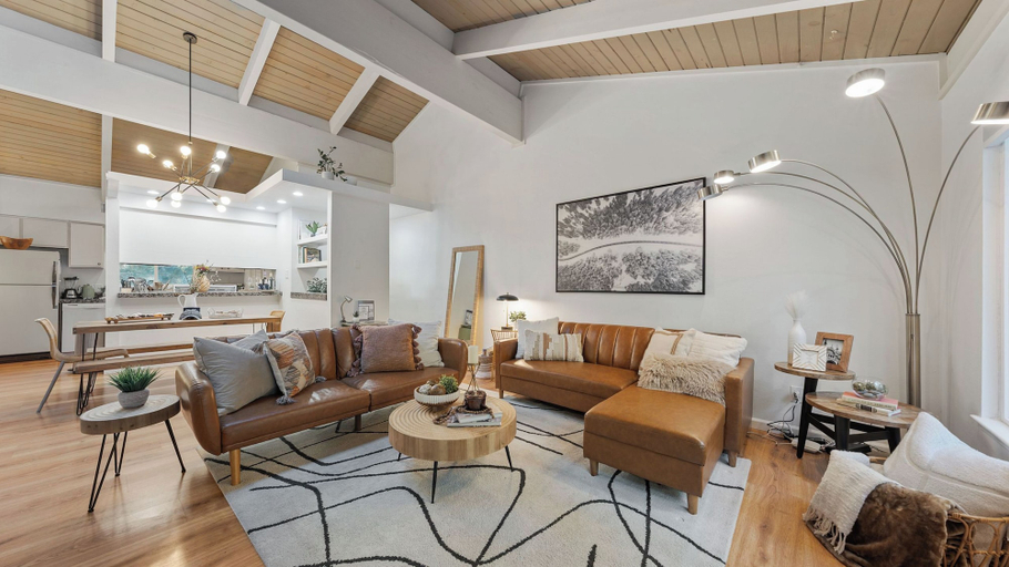 Interior 3, Golden Mountain Chalet by Avantstay Incline Village Stay + Minutes to Lake Tahoe, Skiing + Scenic Trails, Washoe