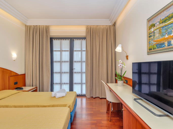 Others 5, B&B Hotel Prestige Ornago, Monza and Brianza
