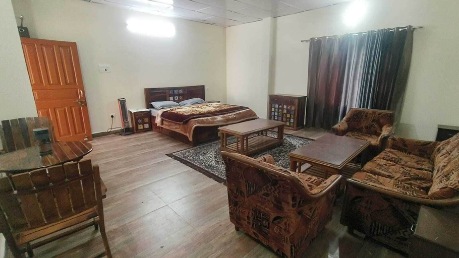 Room 2, Forest Rest House Gallu - Dharamkot, Kangra