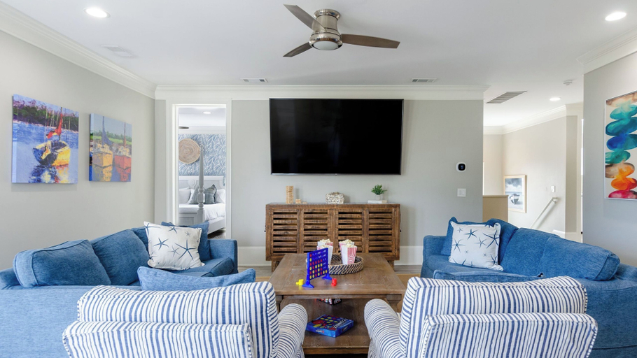 Others 5, Steps to Beach Pool, Hot Tub, Fire Pit 7br, Sleeps 18 Cobalt Coast, Beaufort