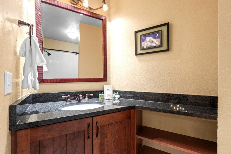 Bathroom 4, Boulder Creek 3 Bedrooms BCC-1101 by KBM, Summit
