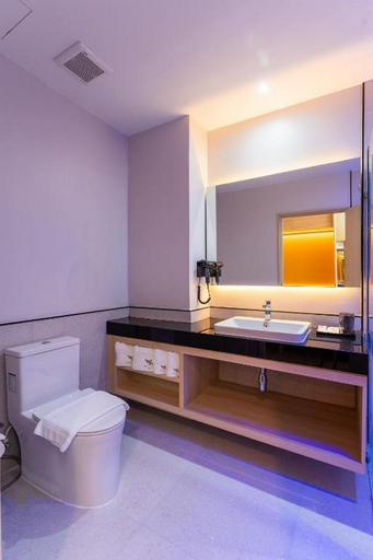 Bathroom 4, Moose EASY Hotel, Muang Chiang Mai