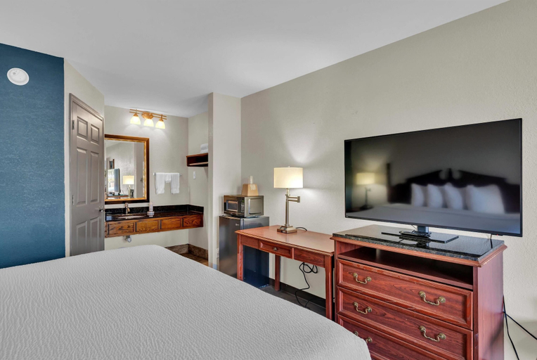 Bedroom 4, Baymont by Wyndham Warner Robins, Houston