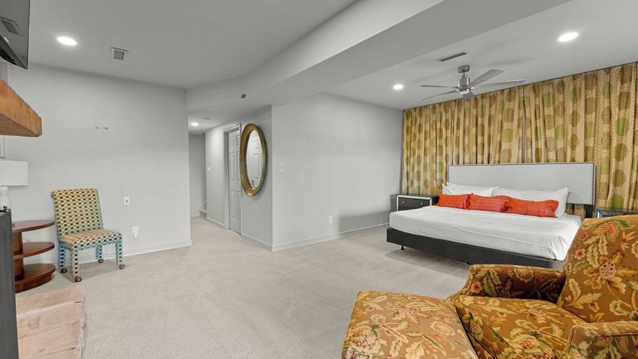 Bedroom 3, Modern Masterpiece by Avantstay Waterfront + Private Dock, Lincoln