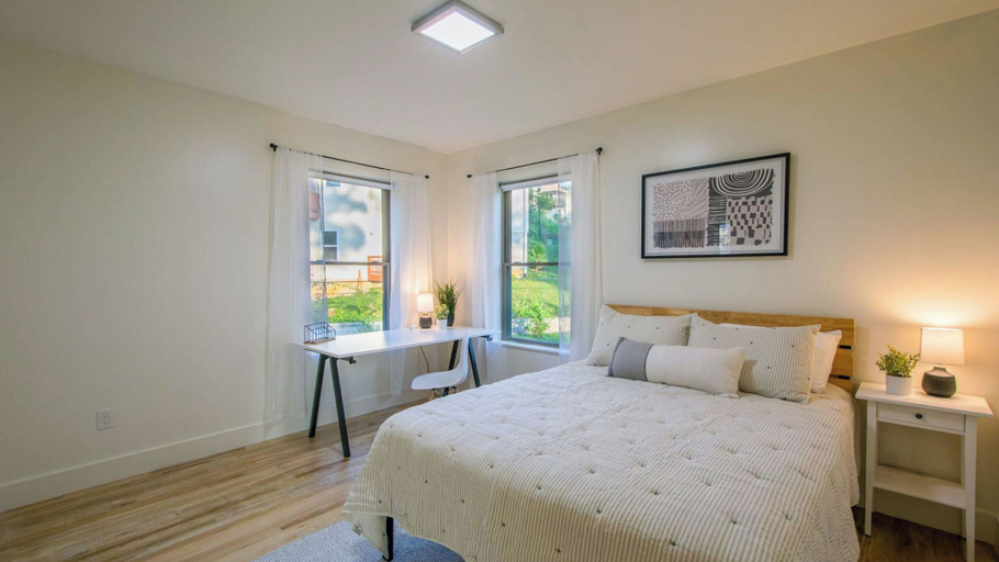Bedroom 4, Hot Tub, Fire Pit, Mountain Views, 10min to AVL Modern Escape by Avanstay, Buncombe