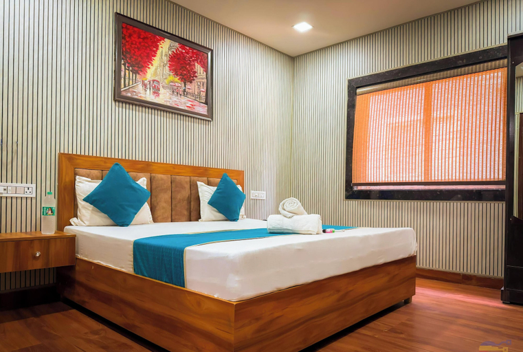 Room 2, Hotel Nutan Ashray – 200 Mtr From Prem Mandir, Mathura