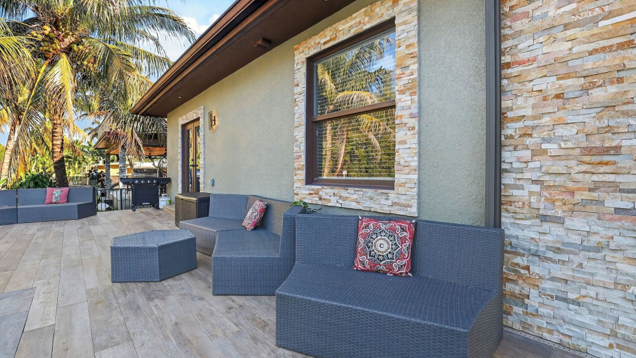 Interior 2, Riverside Veranda by AvantStay | Waterfront Stay + Infinity Pool + Private Dock + Easy Beach Access, Broward