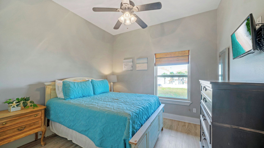 Bedroom 2, Steps to Beach, Balcony, Ocean View Golf Cart Zone Casa Rosada by Avantstay, Nueces