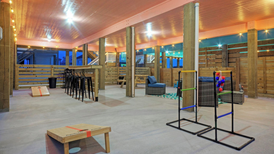 Food & Drinks, Patio Lounge w/ Firepit! Nature Preserve Views Surf-n-dipity by Avantstay, Nueces