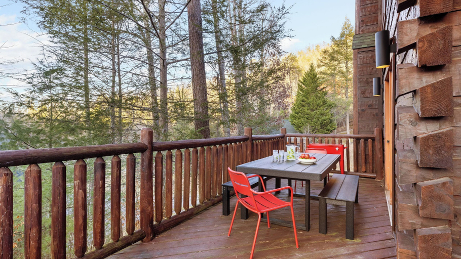 Others 5, Riverbend by Avantstay Redesigned, Hot Tub, Firepit, Billiards Pigeon Forge, Sevier