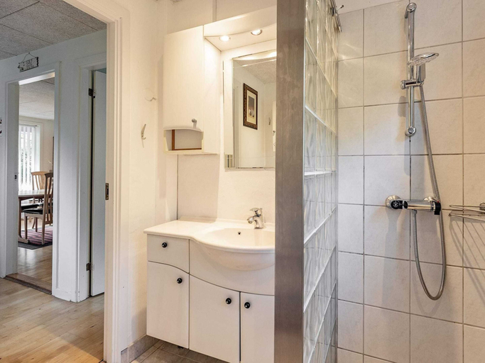 Bathroom 3, 8 Person Holiday Home in Skals, Viborg