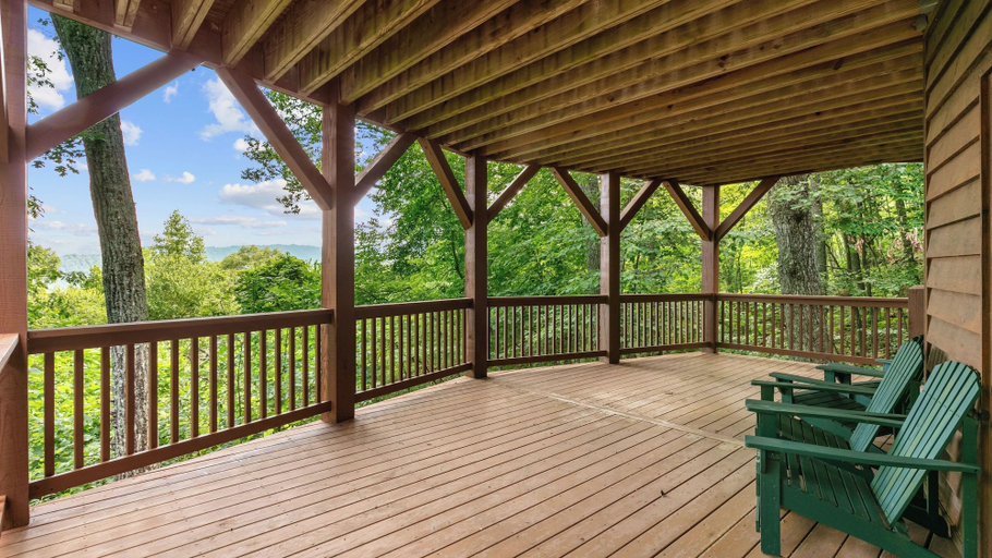 Others 5, Leyland by Avantstay Cabin Mansion w/ Views, Buncombe