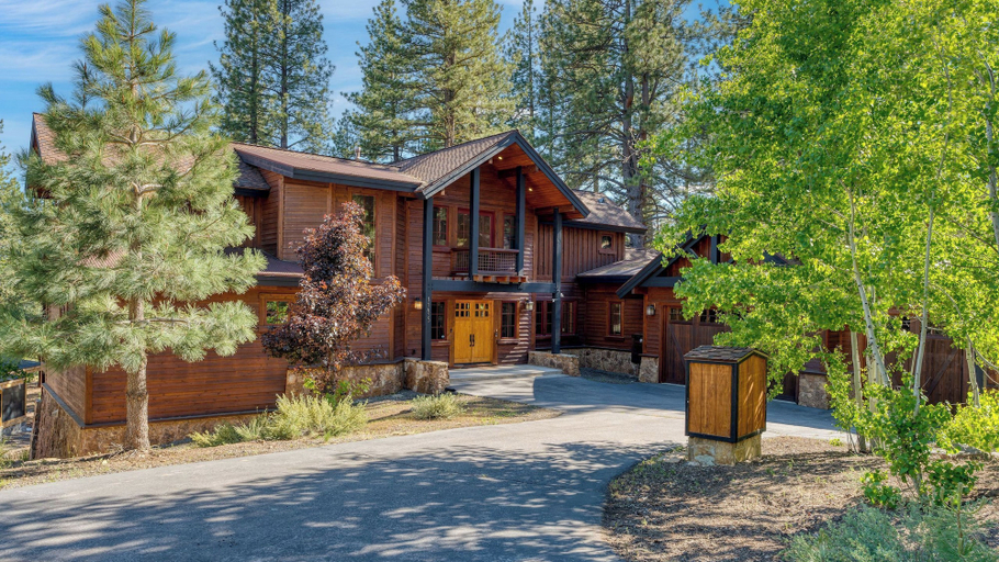 Exterior & Views 2, Grays Crossing by Avantstay Stunning 4bdr Cabin, Nevada