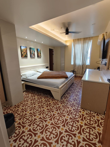 Room 2, Hotel Pontika, Sirmaur