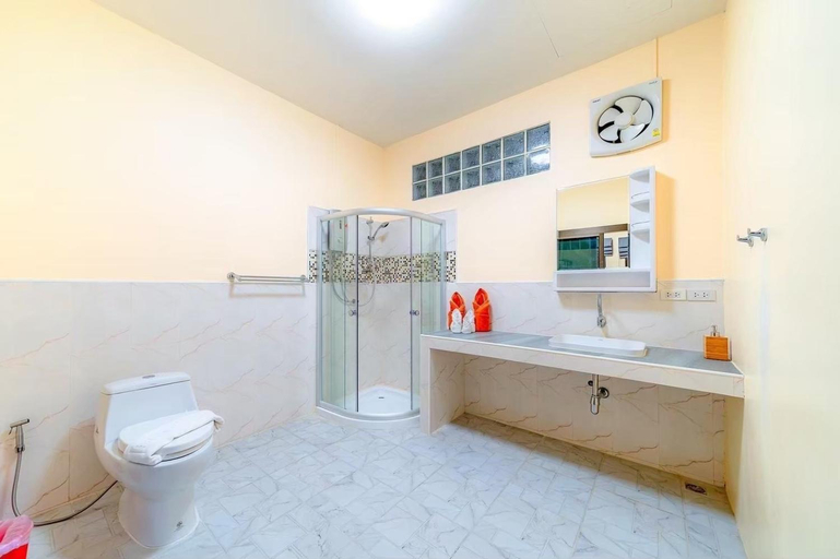 Bathroom 4, Taratai Villa, Bang Lamung