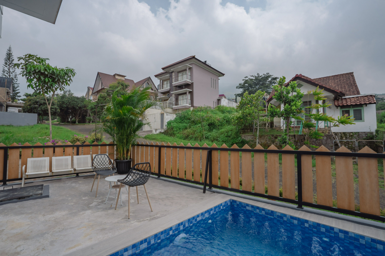 Others 2, Asri Panderman Villa J-3, Malang