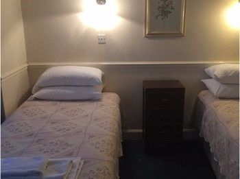 Others 2, Colnbrook Lodge Guest House, Slough
