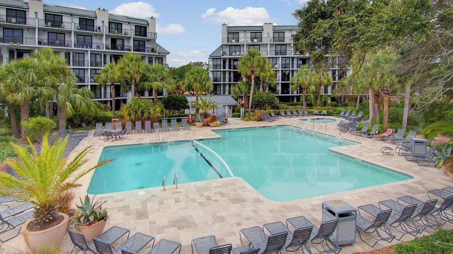 Sport & Beauty, 407 A Shipwatch by Avantstay Beach Front Condo w/ Ocean Views, Charleston