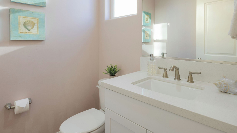 Bathroom 4, Casa do Sol by Avantstay Rooftop Deck w/ Ocean Views 2 Blocks to Beach!, San Luis Obispo