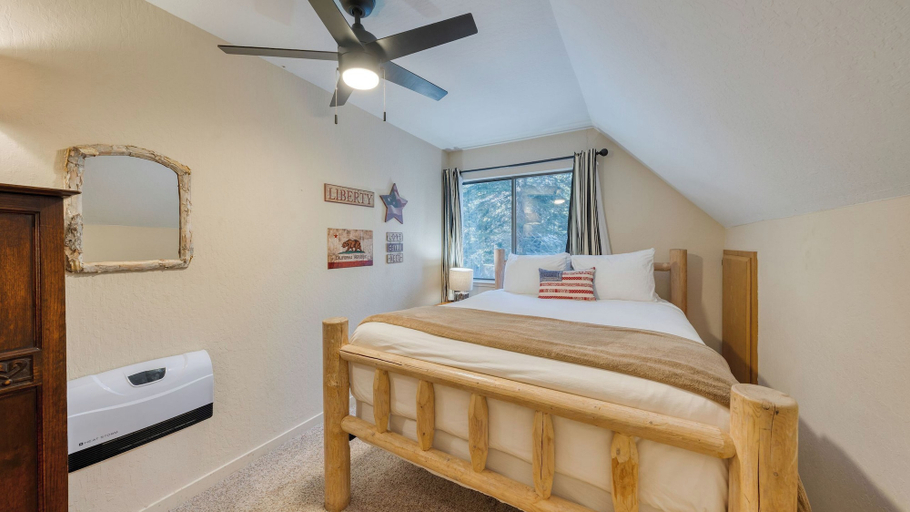 Bedroom 3, Mountain Cabin w/ Fireplace, Balcony & Easy Ski Access Bear Americana, Nevada