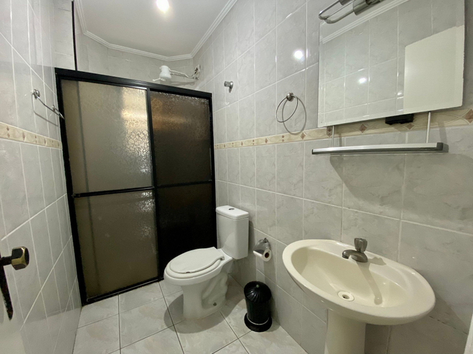 Bathroom, Residencial Sintra ll, Praia Grande