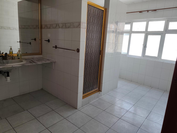 3, Hostal menavi, León