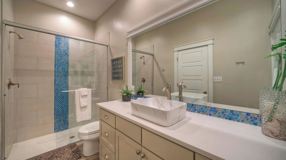 Bathroom, Private Pool, Covered Patio 4 Blocks to Beach Bourbon Breeze by Avantstay, Nueces