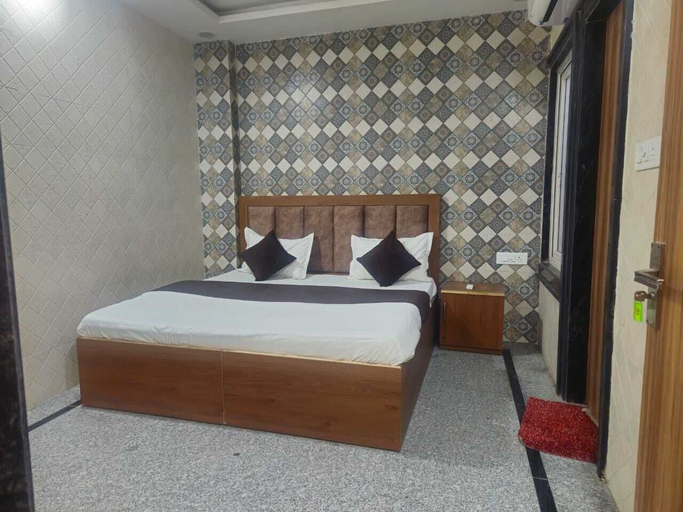 Room 5, Shree Vindhyavasini Residency, Mathura