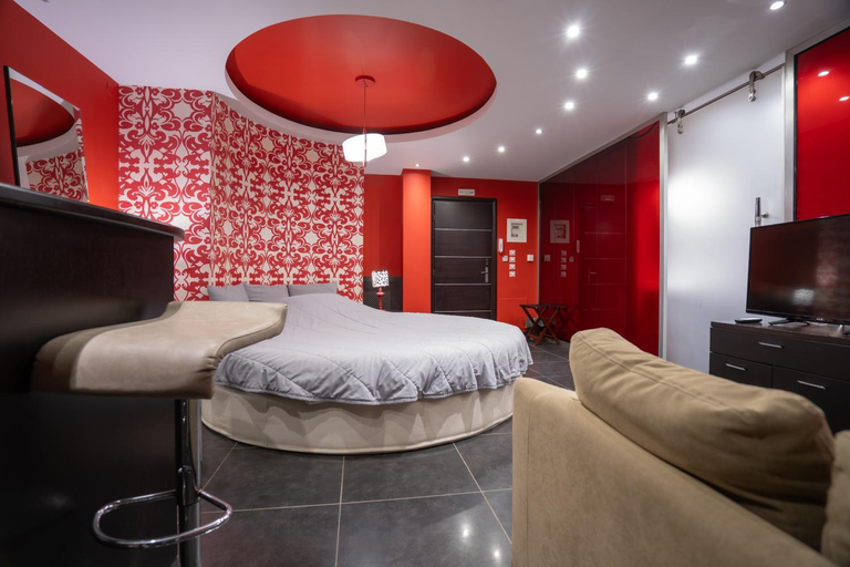 Bedroom 3, Nymfes Hotel, Central Macedonia