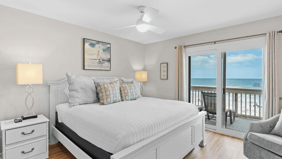Bedroom 2, Blue Marlin by Avantstay Beachfront w/ Views, Pool Access, Beach Chairs, Bay