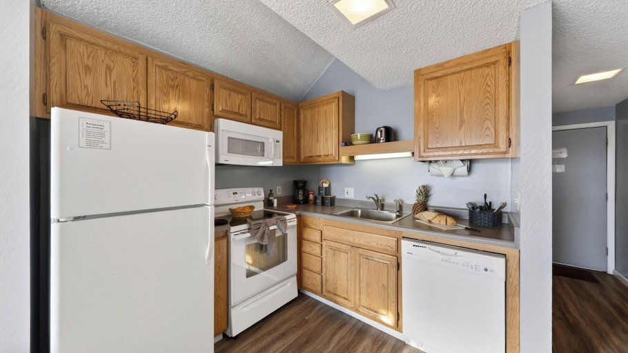 Interior 4, Beach Front Perch by Avantstay Lakefront Condo + Views + Near Dining and Skiing, El Dorado