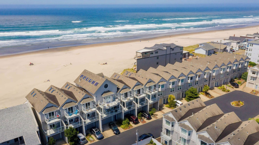Exterior & Views, Moonlight by Avantstay Modern Home w/ Views & Direct Access to Rockaway Beach, Tillamook