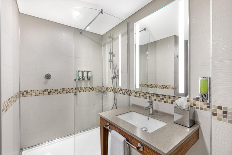 Bathroom 4, Hampton by Hilton Istanbul Kayasehir, Basaksehir