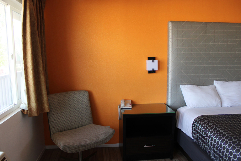 Bedroom 3, Torch Lite Lodge, Yuma