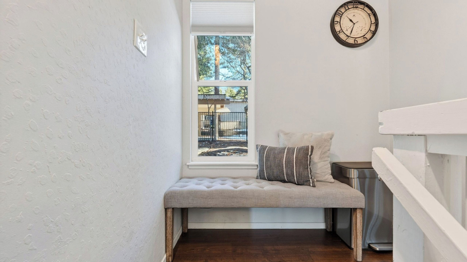 Interior 3, Pinecone Peak by Avantstay Incline Village Condo + Fireplace + Balconies + Pool Access, Washoe