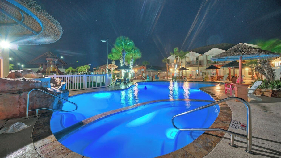 Sport & Beauty 5, Shared Resort-style Pool, Playground, Patio w/ Bar Tidal Times by Avantstay, Nueces