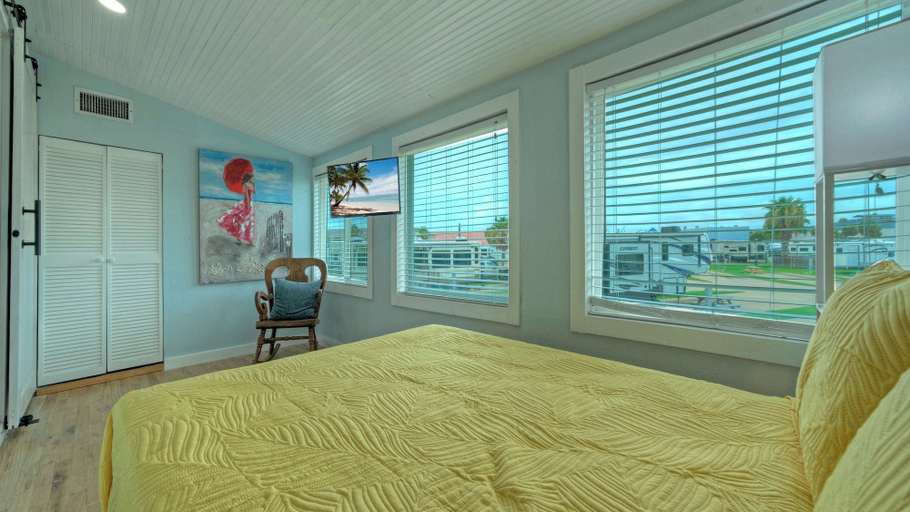 Bedroom 3, Port A Cottage by Avantstay Private Patio + Deck Designed for Groups, Nueces