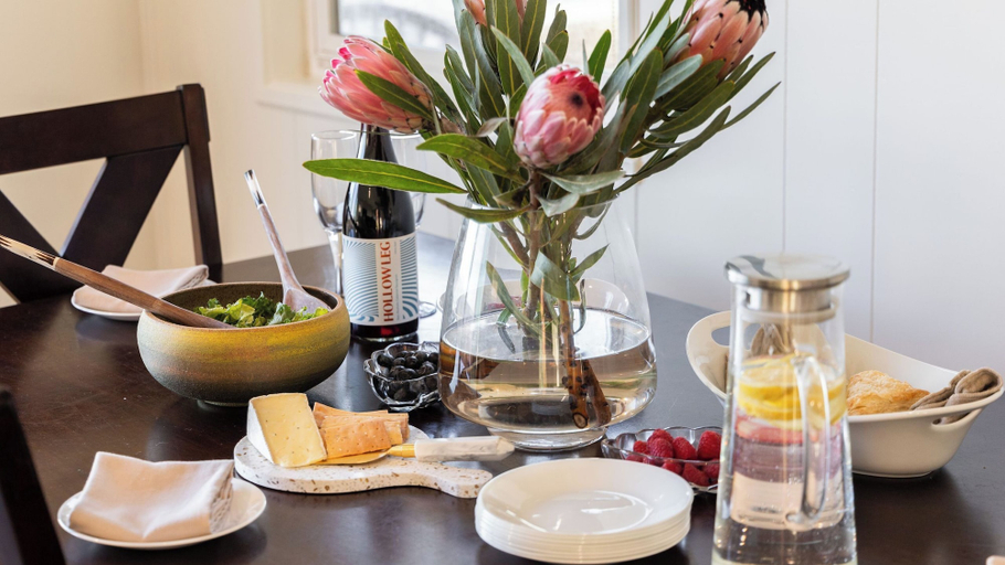 Food & Drinks 5, Balboa Breeze by Avantstay Beachfront Retreat + Ocean View, Orange
