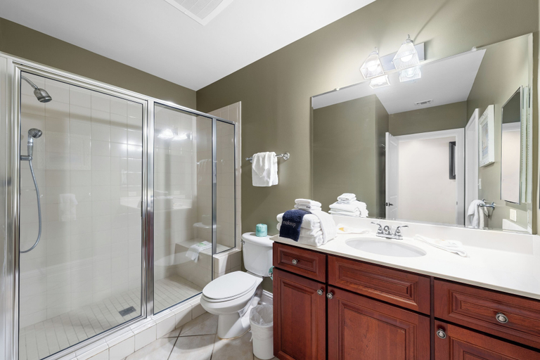 Bathroom 4, The Wharf 717, Baldwin