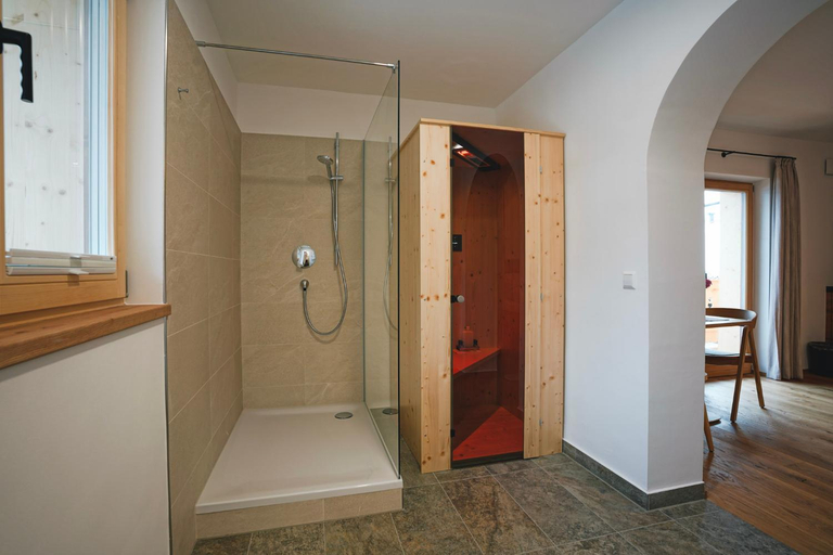 Bathroom 3, Gastehaus am Kurparkweg, Fruhstuckspension, Traunstein