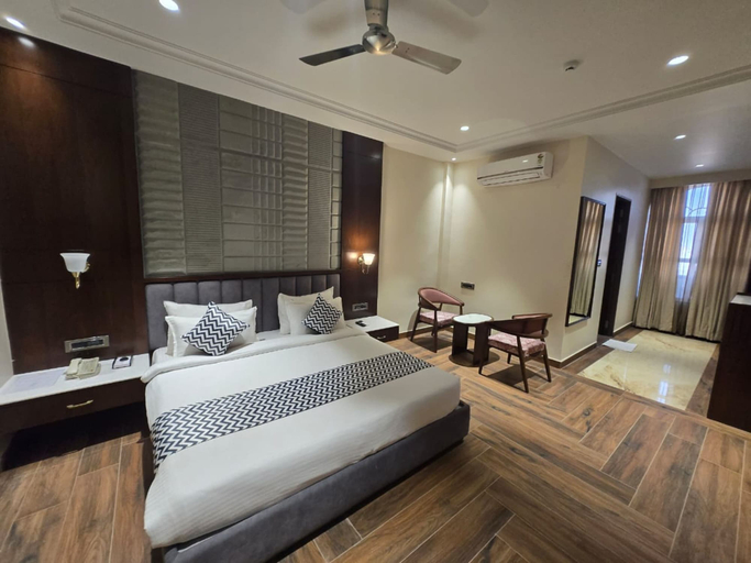 Room 5, Vijay Villas Rathara - Silpara Bypass Rd, Rewa