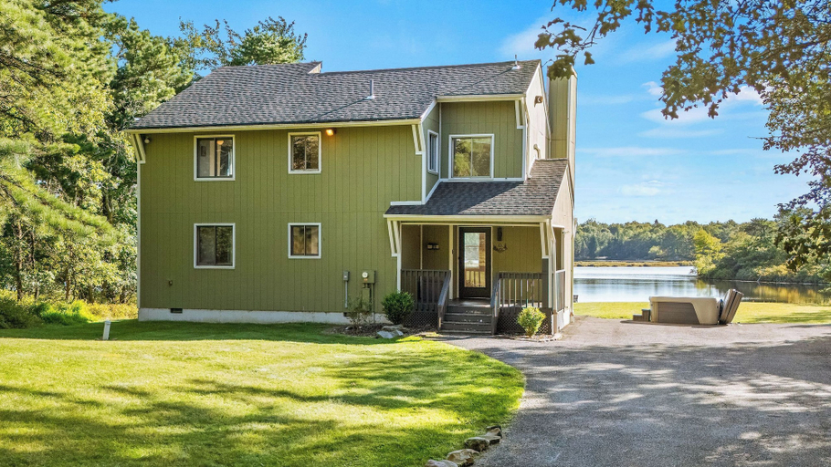 Exterior & Views 2, Strawberry Shores by Avantstay Lakefront Private Beach, Monroe